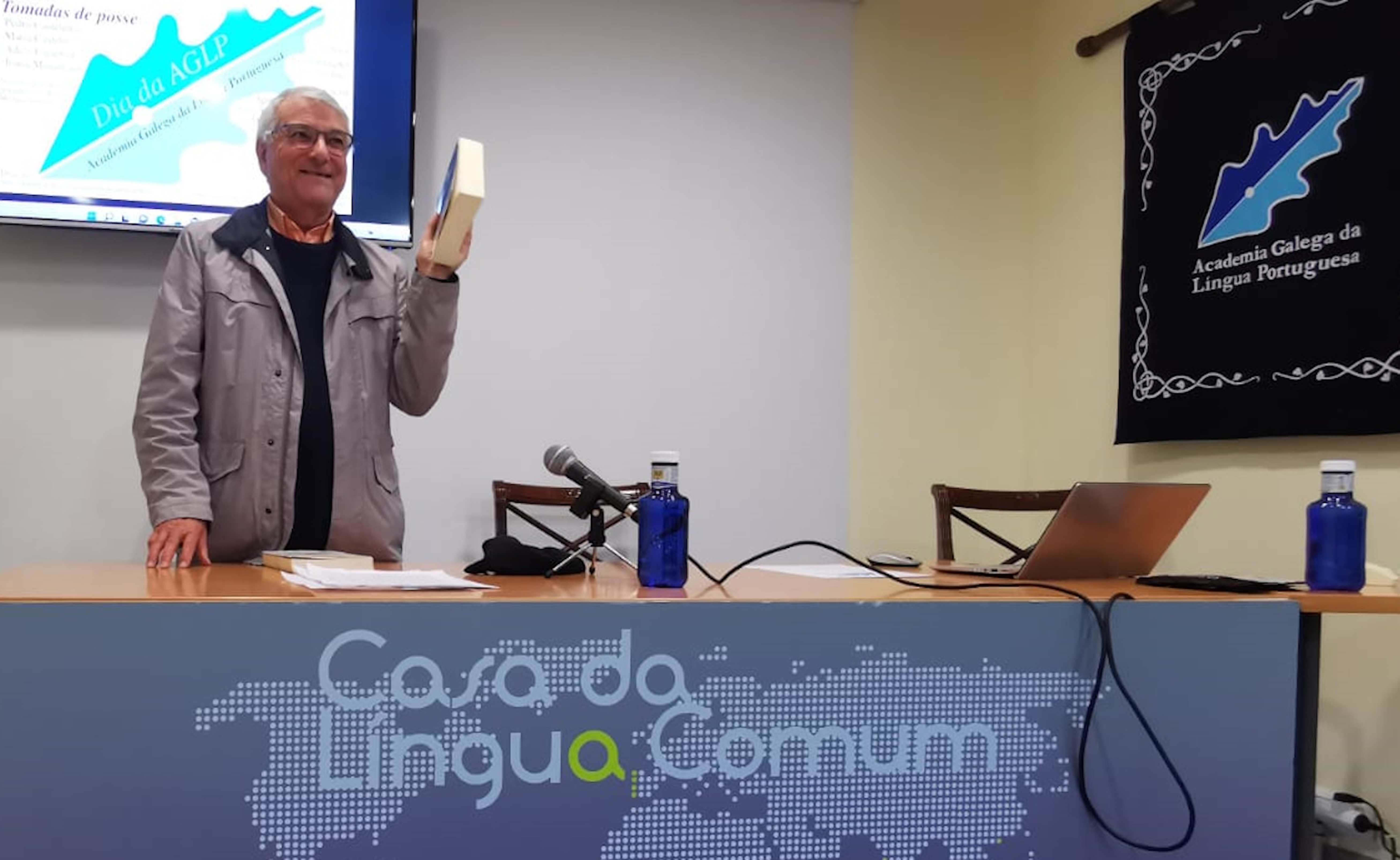 O doutor Gil Hernández na Casa da Língua Comum